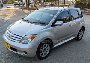 Toyota IST 2005 Silver