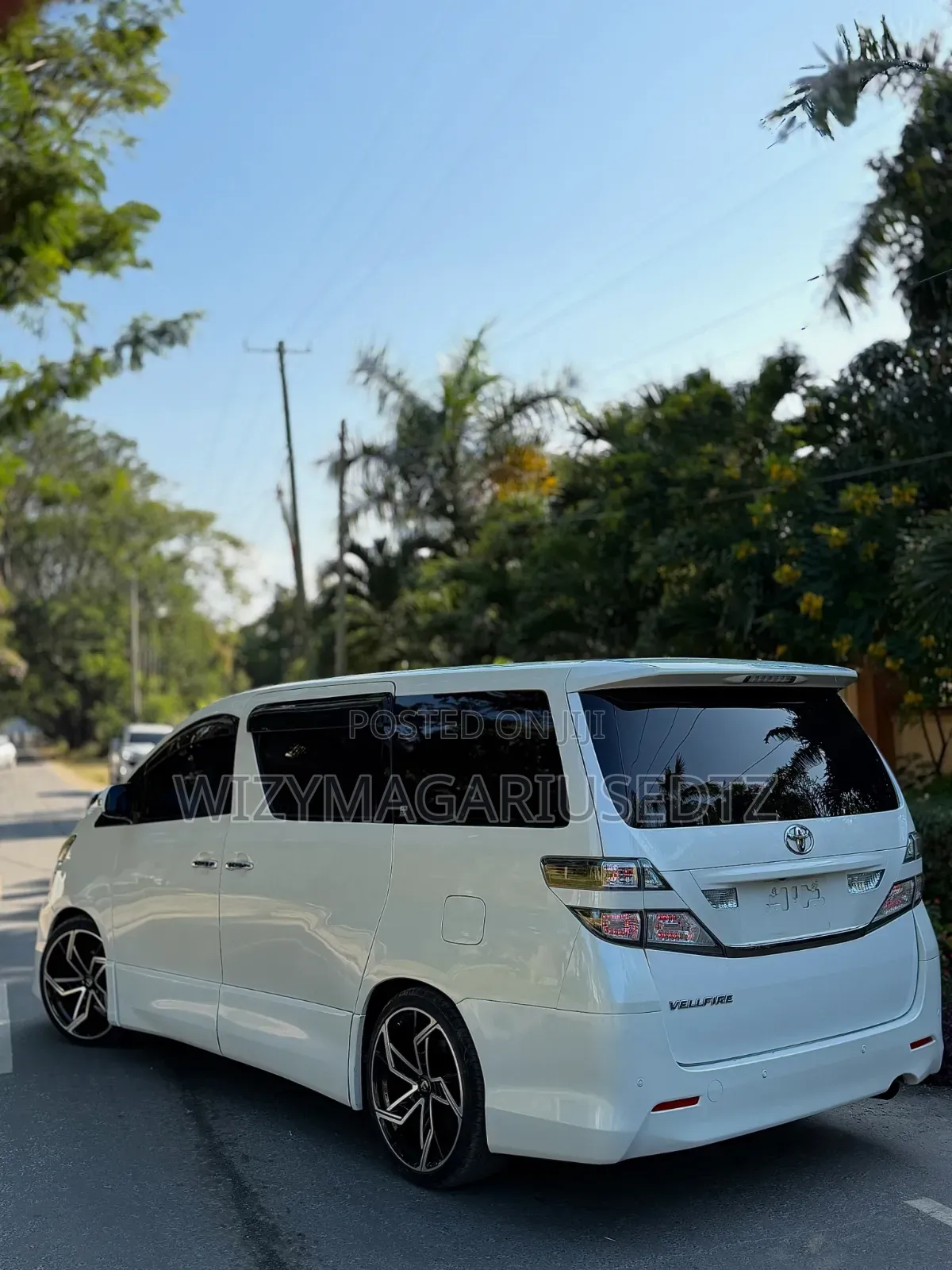 Toyota Vellfire 2010 Pearl