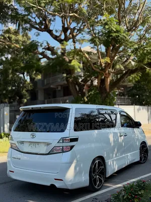 Toyota Vellfire 2010 Pearl