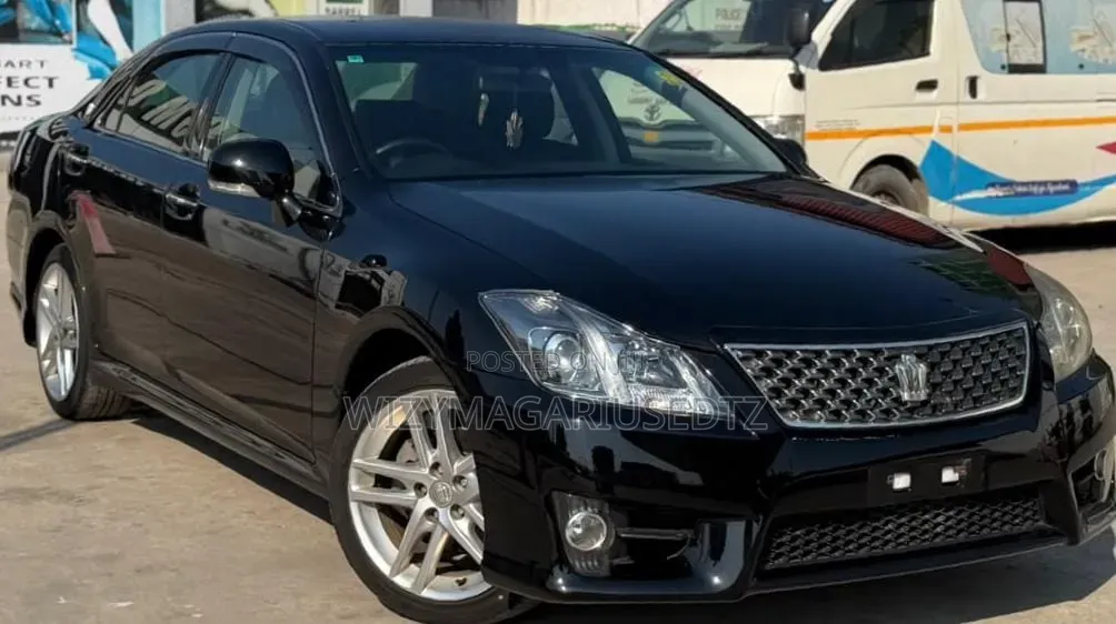 Toyota Crown 2010 Matt Black