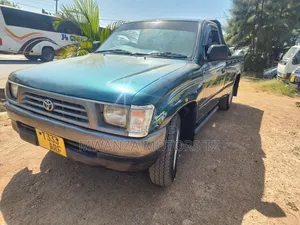 Toyota Hilux 2002 Green