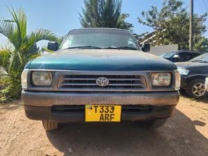 Toyota Hilux 2002 Green