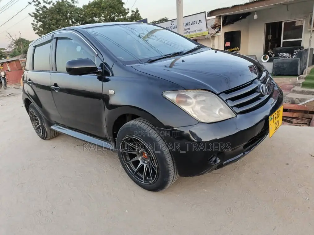 Toyota IST 2005 Black