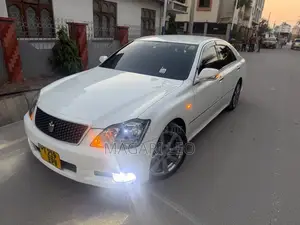 Toyota Crown Royale 2005 White