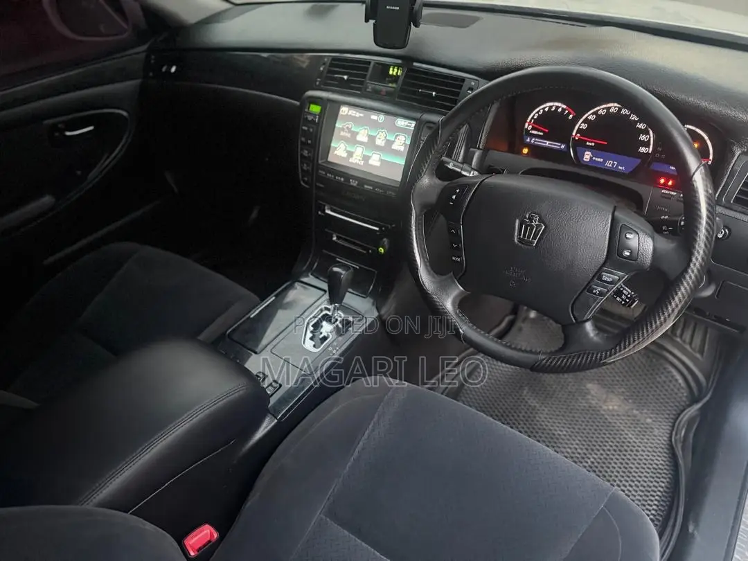 Toyota Crown Royale 2005 White