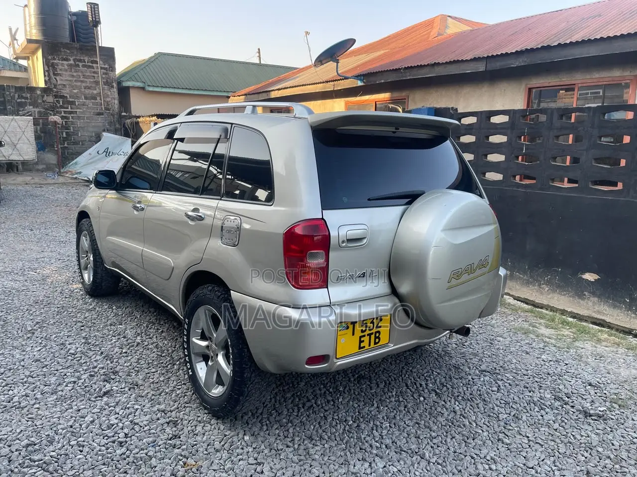 Toyota RAV4 1.8 2004 Gold