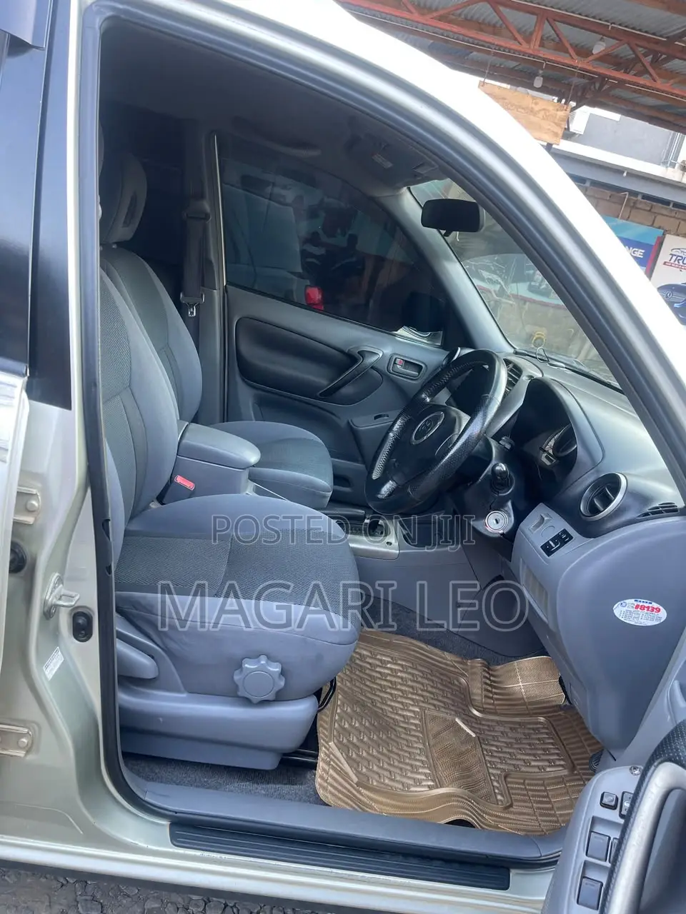 Toyota RAV4 1.8 2004 Gold