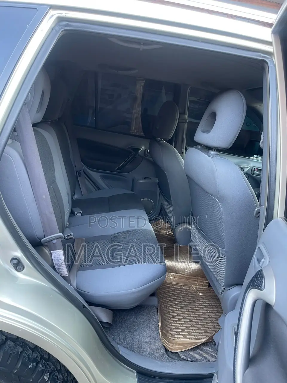 Toyota RAV4 1.8 2004 Gold