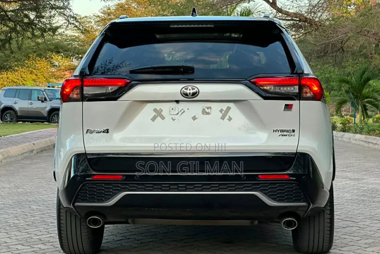 Toyota RAV4 Hybrid 2024 White