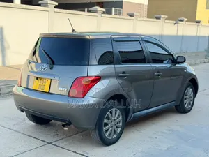 Toyota IST 2005 Gray