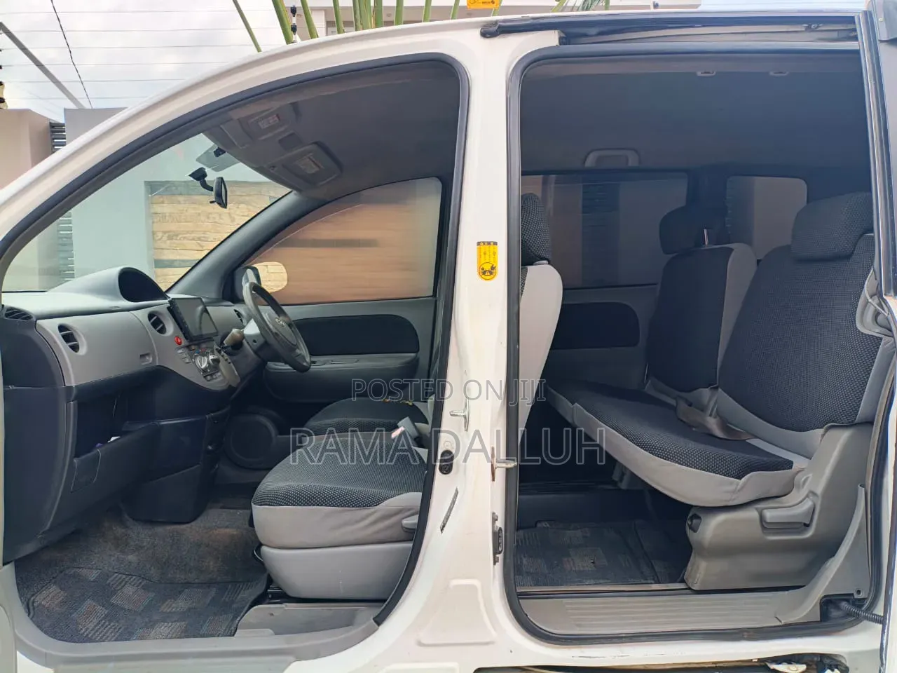 Toyota Sienta 2005 White