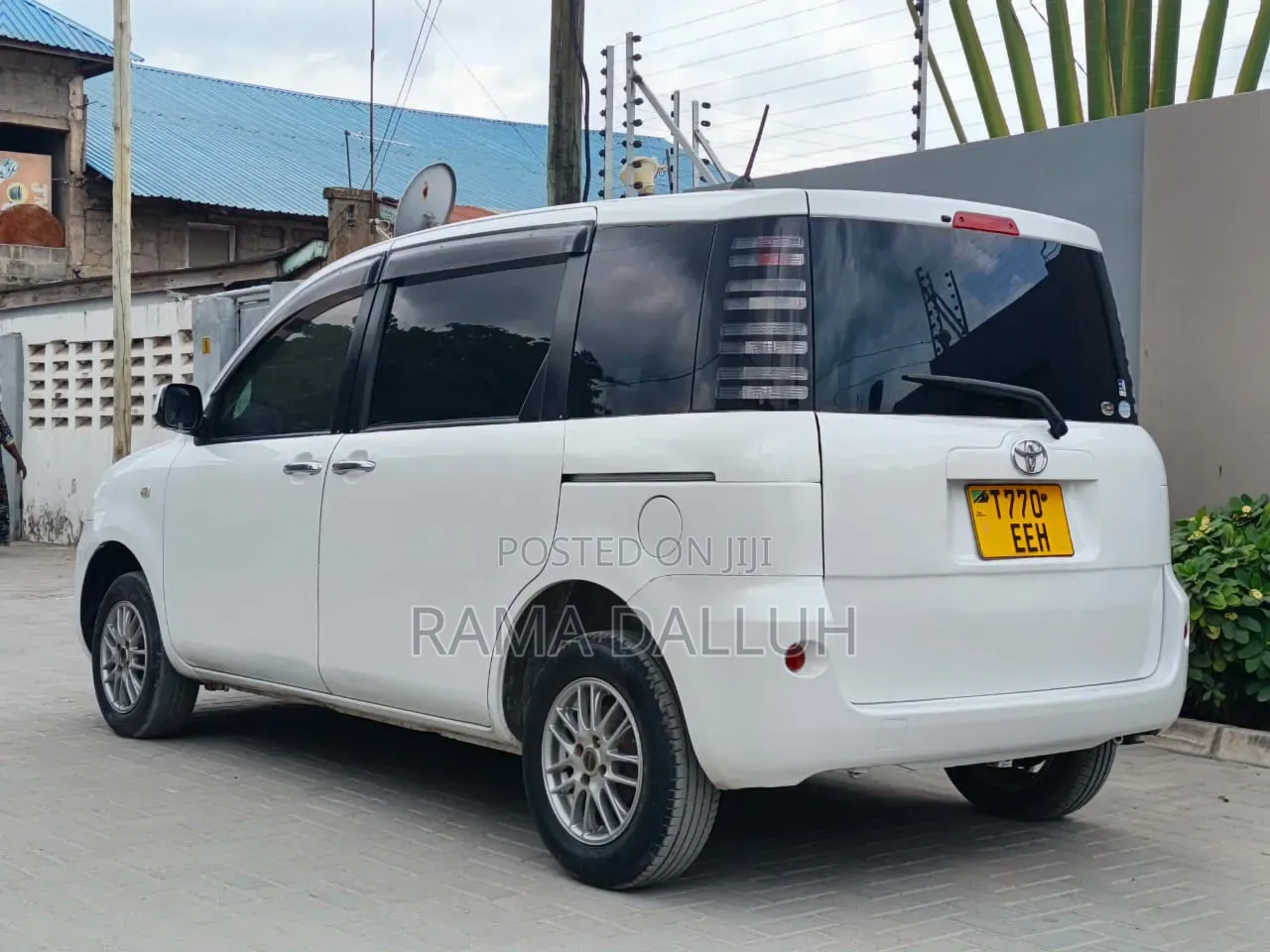 Toyota Sienta 2005 White