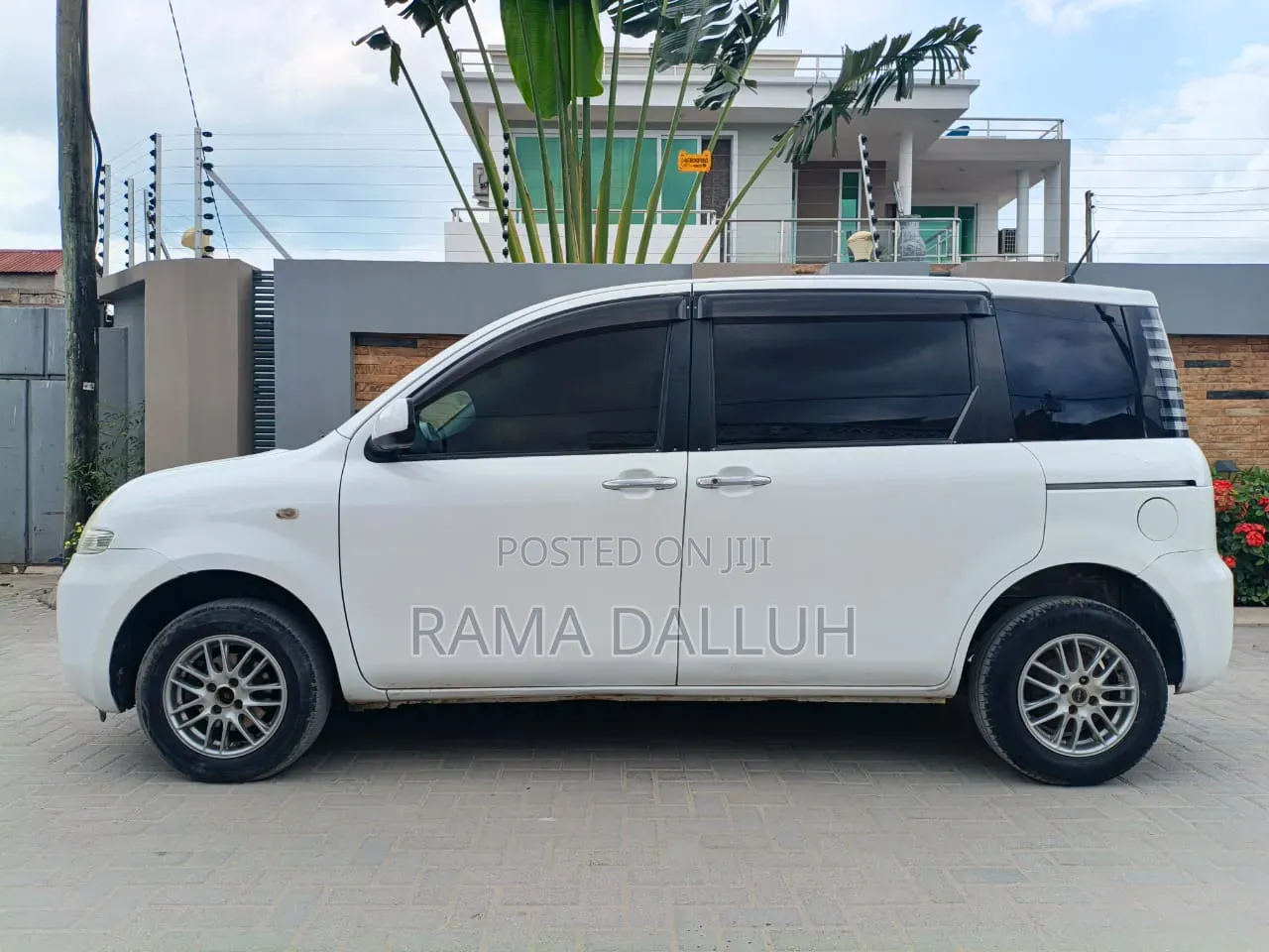 Toyota Sienta 2005 White