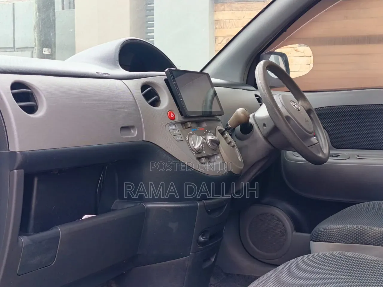 Toyota Sienta 2005 White