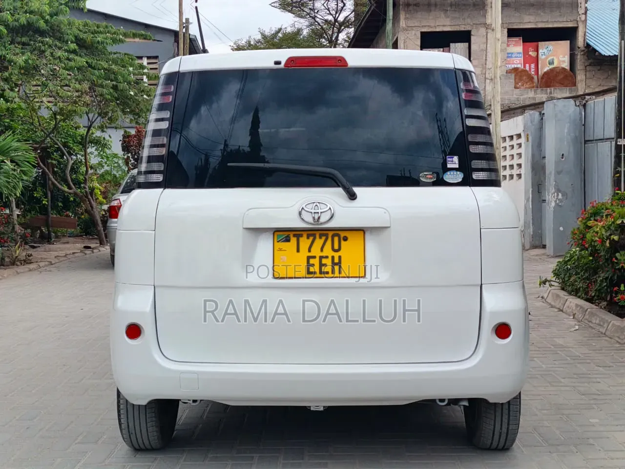 Toyota Sienta 2005 White