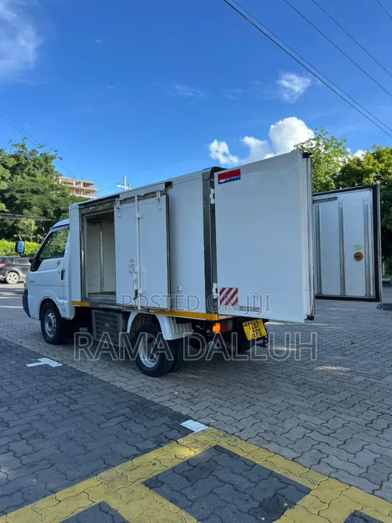 Nissan Vanette