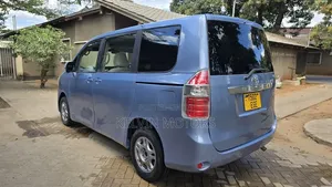 Toyota Noah 2009 Blue