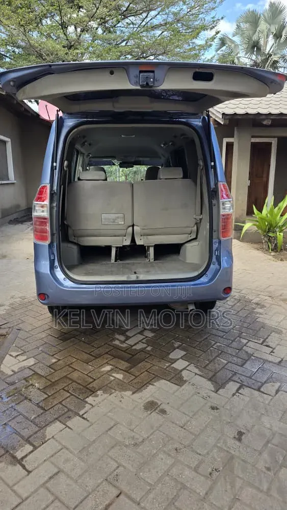 Toyota Noah 2009 Blue