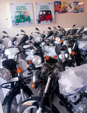 New TVS HLX 125 2026 Black