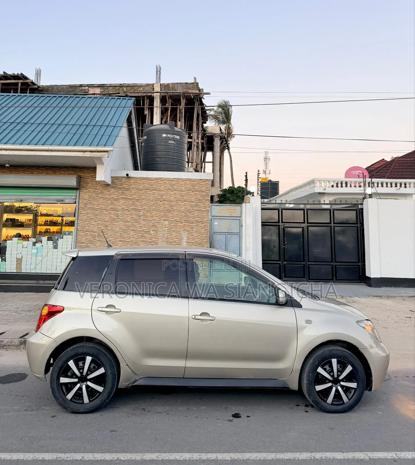 Toyota IST 2003 Gold