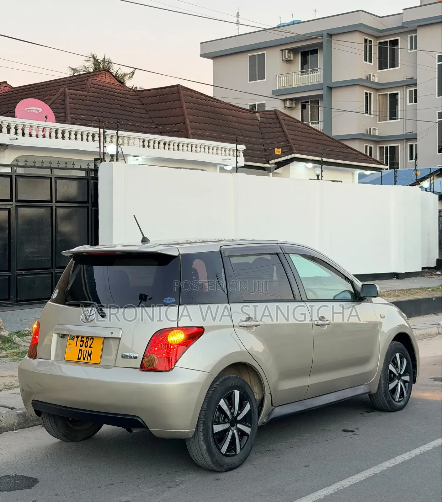 Toyota IST 2003 Gold