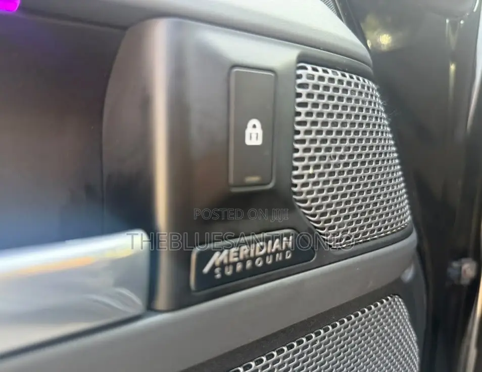 Land Rover Defender 2022 Black