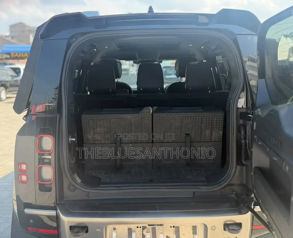 Land Rover Defender 2022 Black