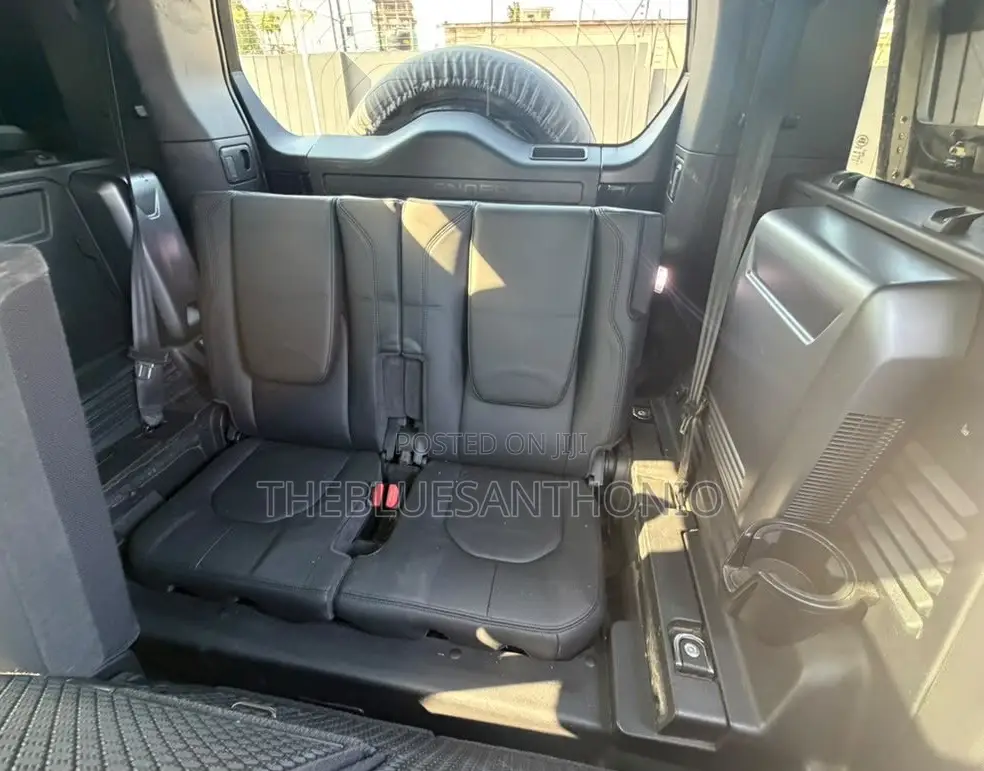 Land Rover Defender 2022 Black