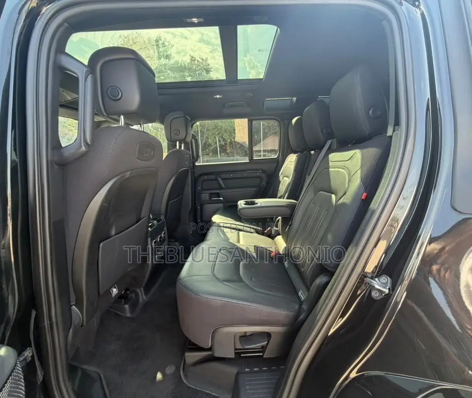 Land Rover Defender 2022 Black