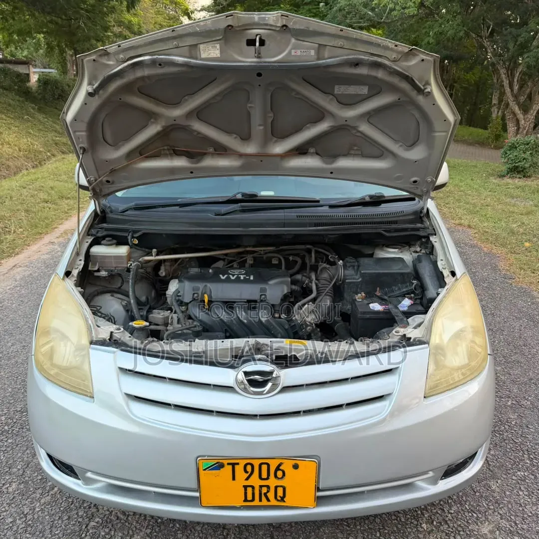 Toyota Crown 2026 Silver