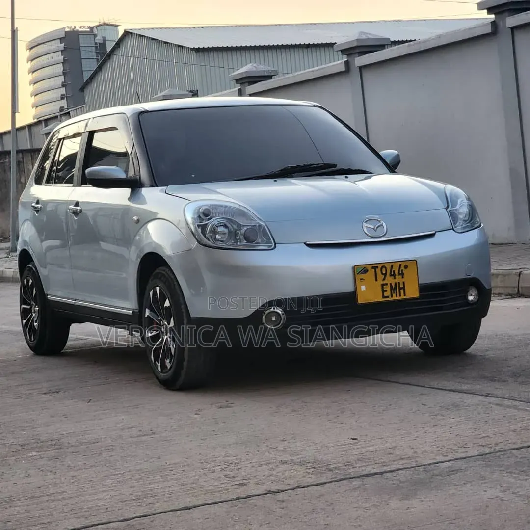 Mazda Verisa 2006 Silver
