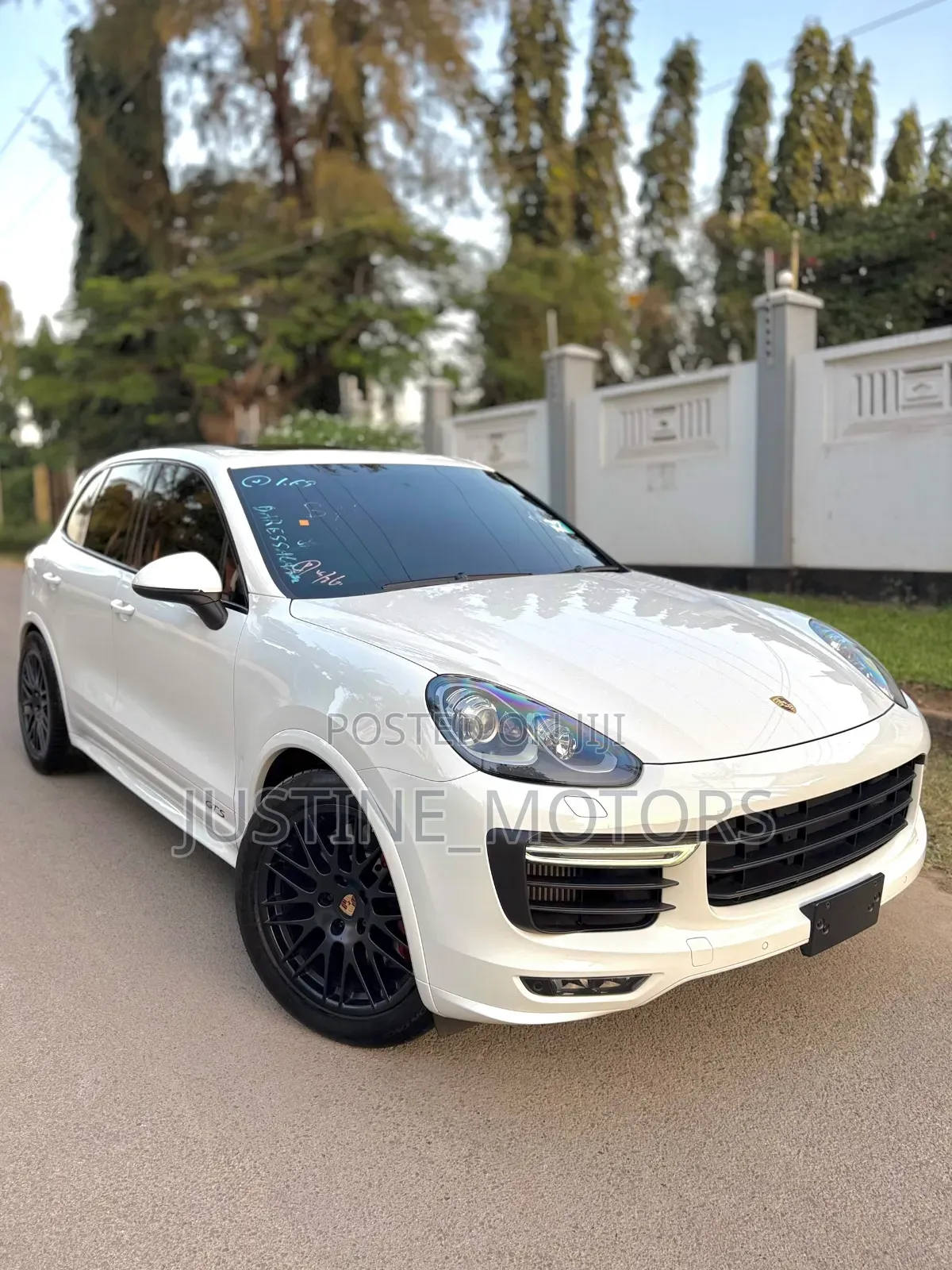 Porsche Cayenne 2017 White