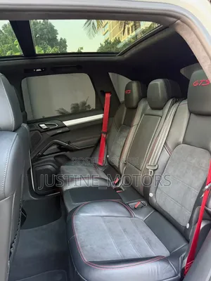 Porsche Cayenne 2017 White