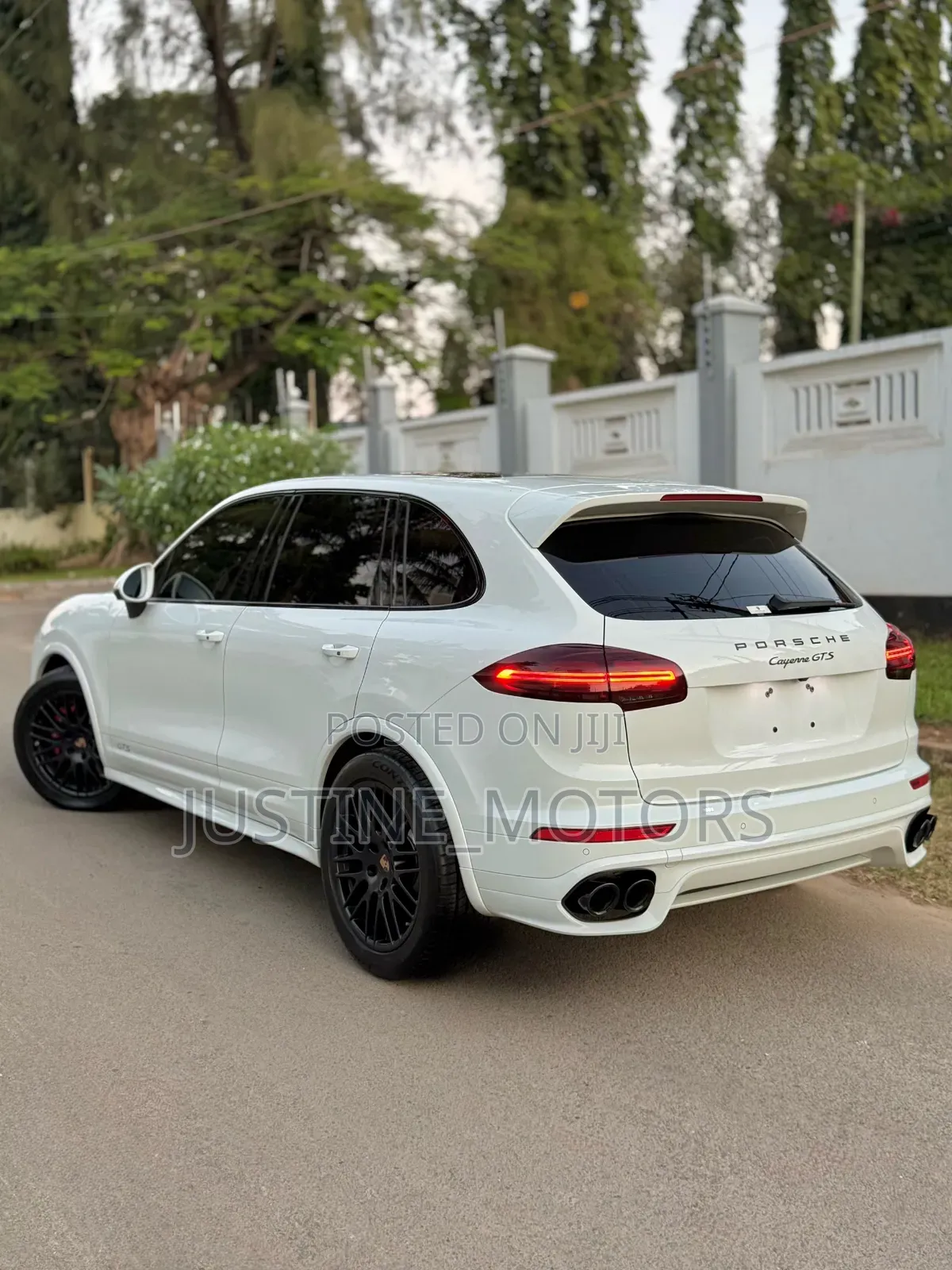 Porsche Cayenne 2017 White