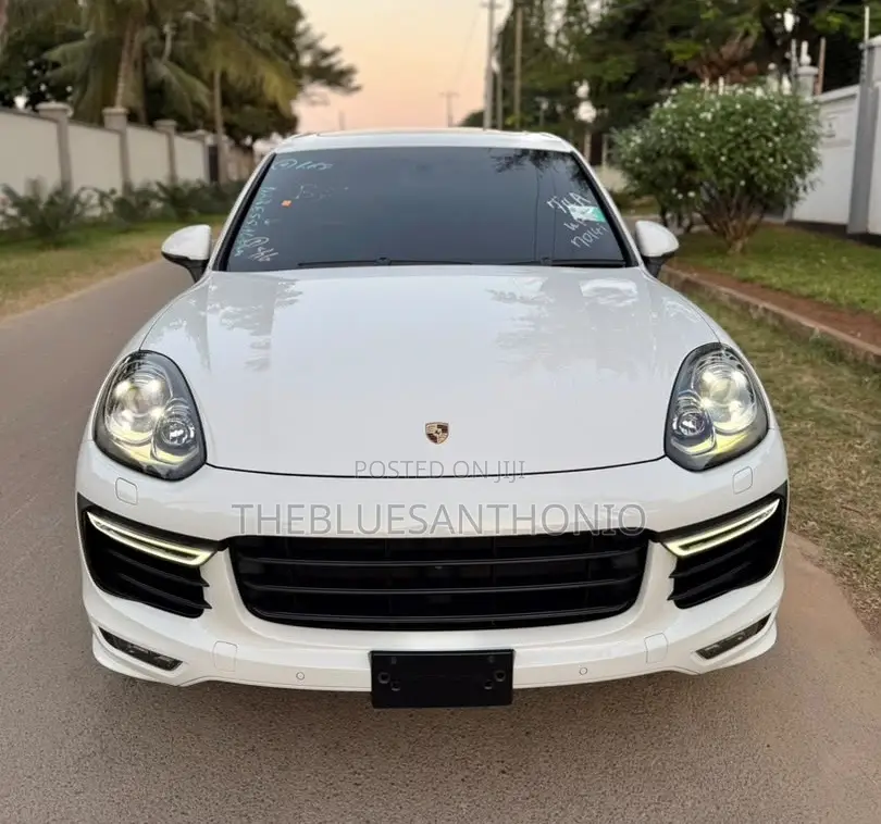 Porsche Cayenne 2017 White