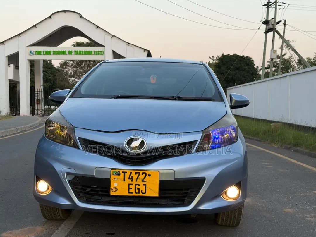 Toyota Vitz 2011 Blue