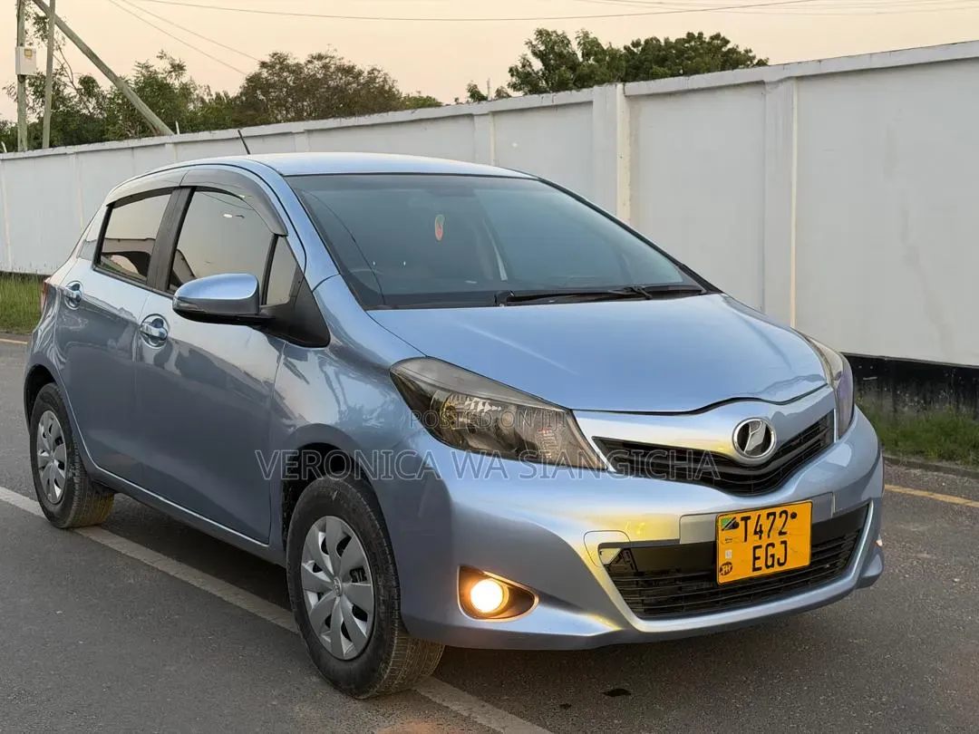Toyota Vitz 2011 Blue