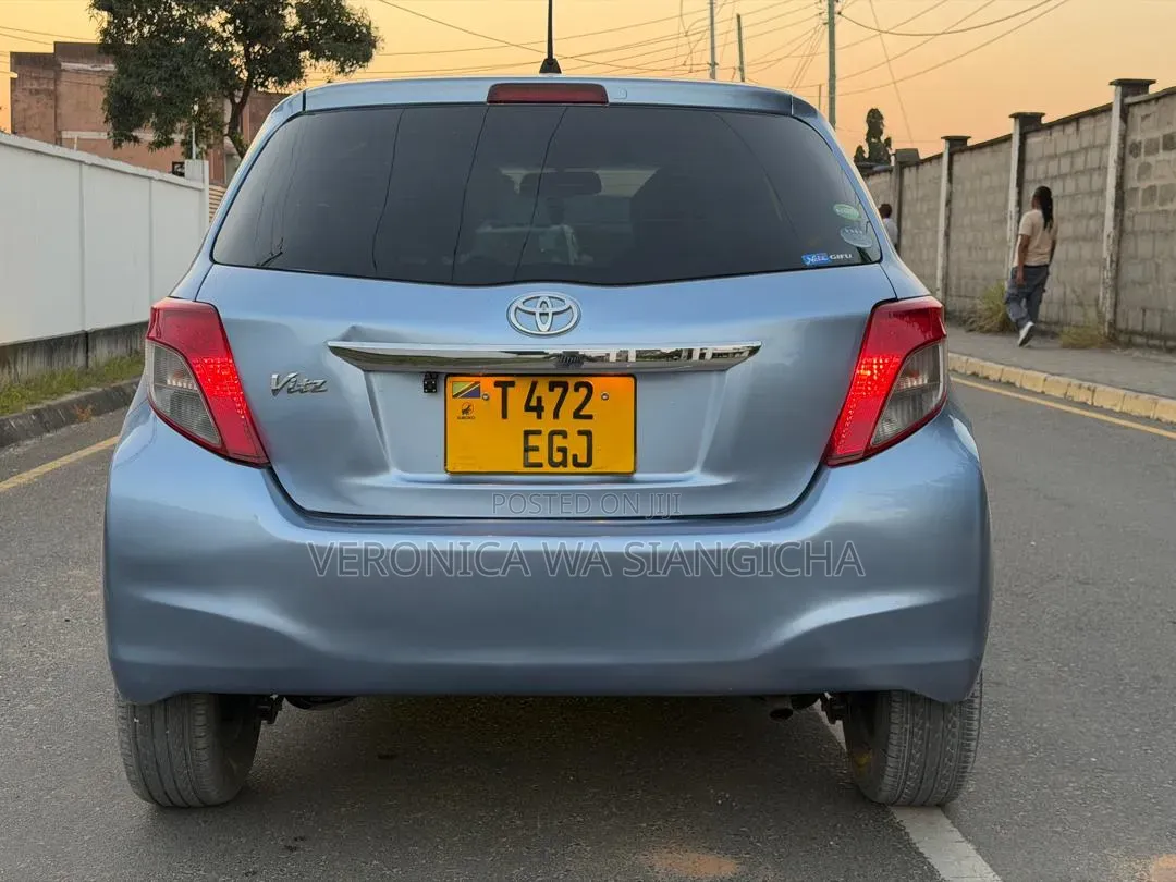 Toyota Vitz 2011 Blue