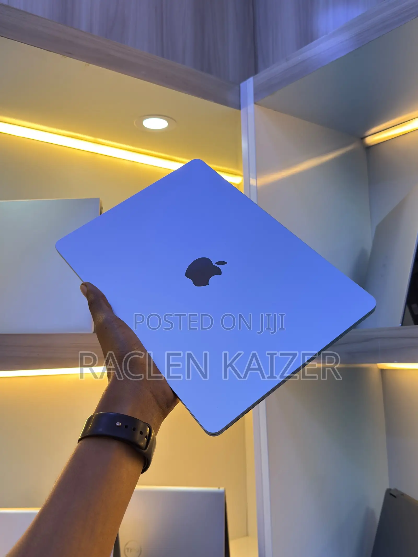 New Laptop Apple MacBook Air 2025 M4 16GB Apple M4 SSD 256GB