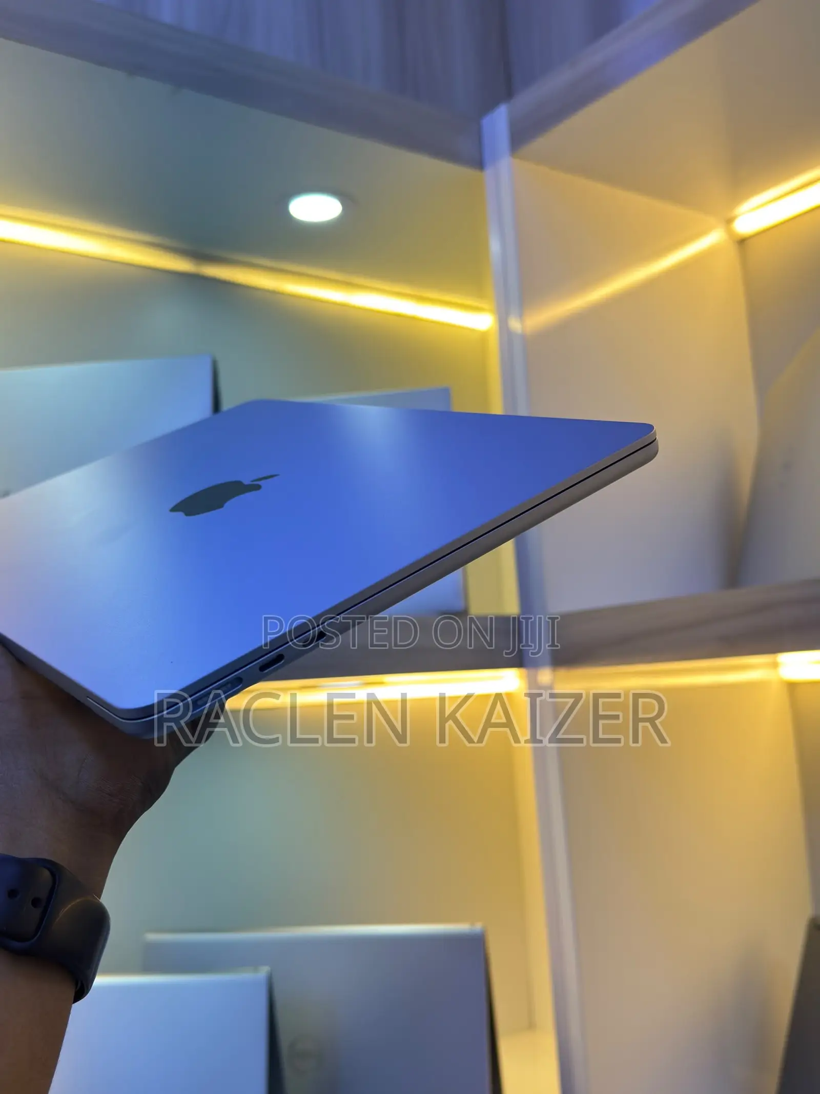 New Laptop Apple MacBook Air 2025 M4 16GB Apple M4 SSD 256GB