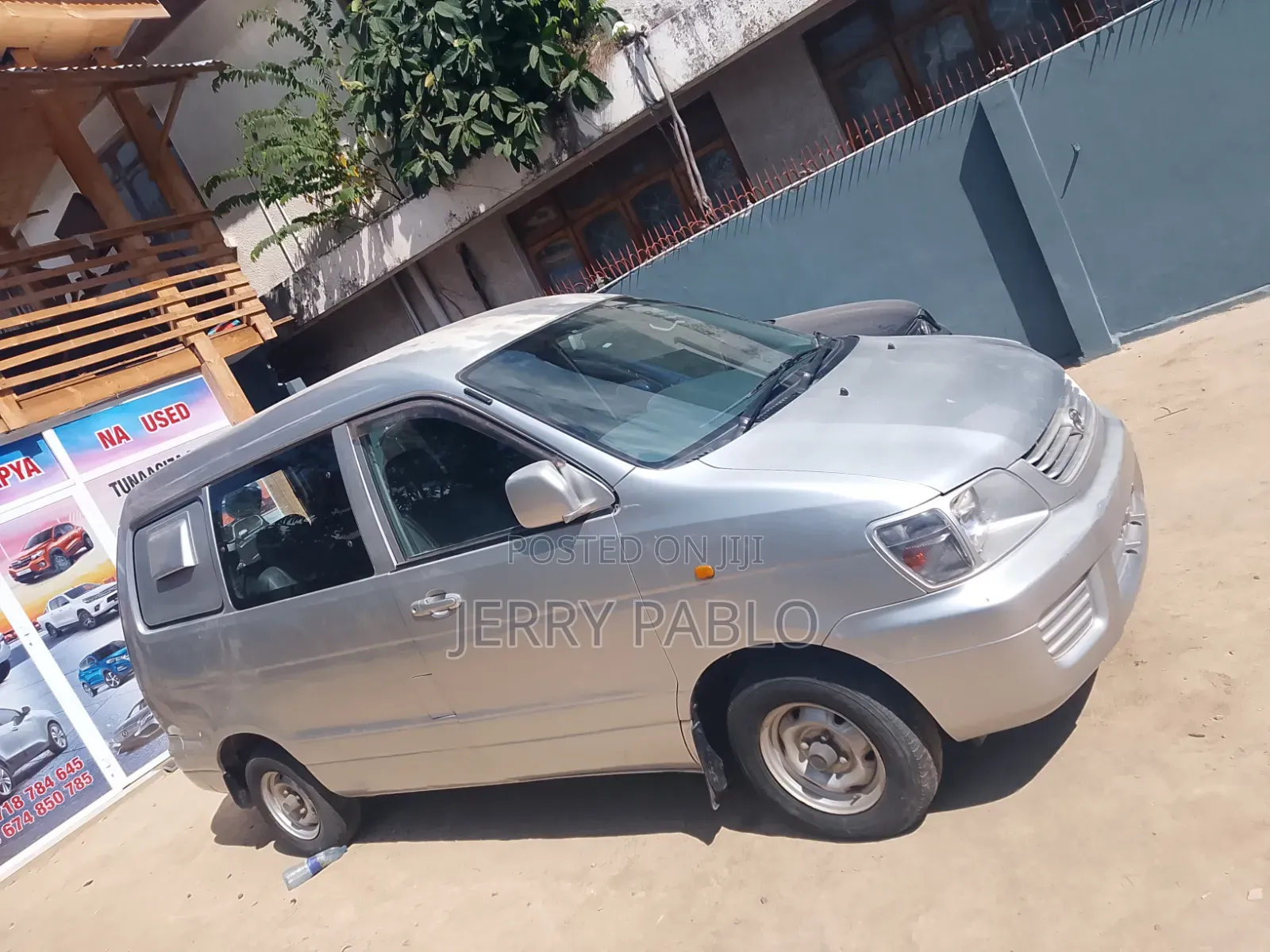 Toyota Noah 2005 Silver
