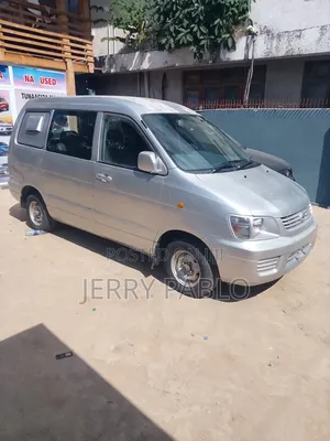 Toyota Noah 2005 Silver