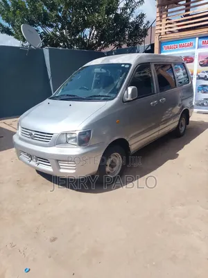 Toyota Noah 2005 Silver