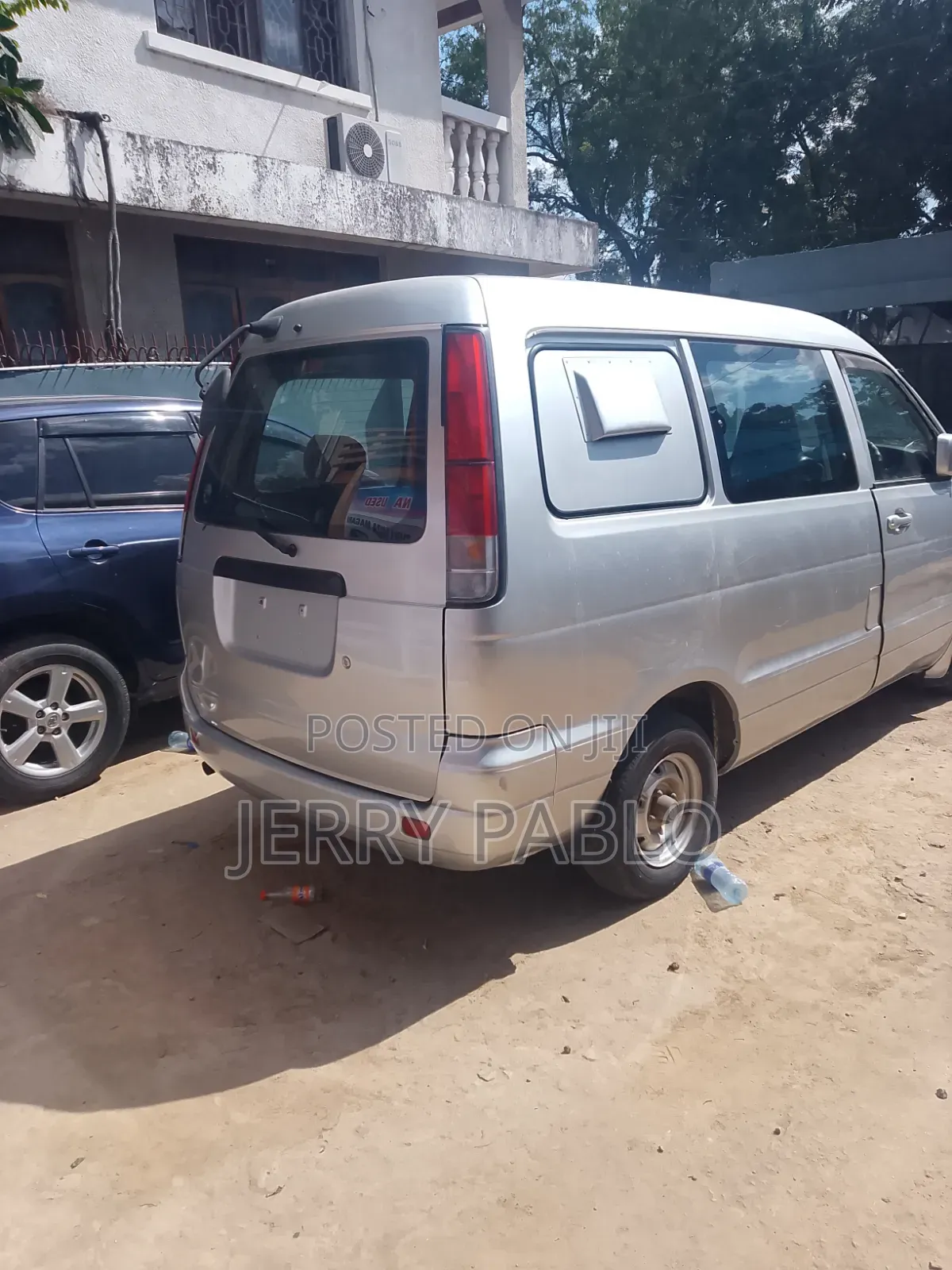 Toyota Noah 2005 Silver