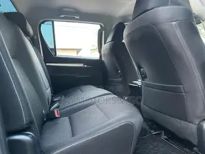 Toyota Hilux 2024 Black