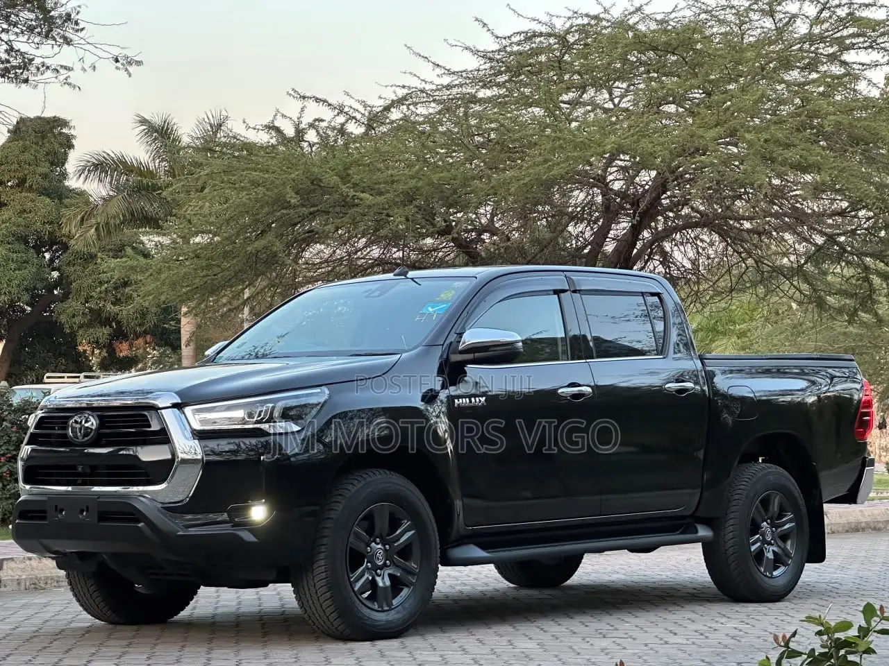 Toyota Hilux 2024 Black