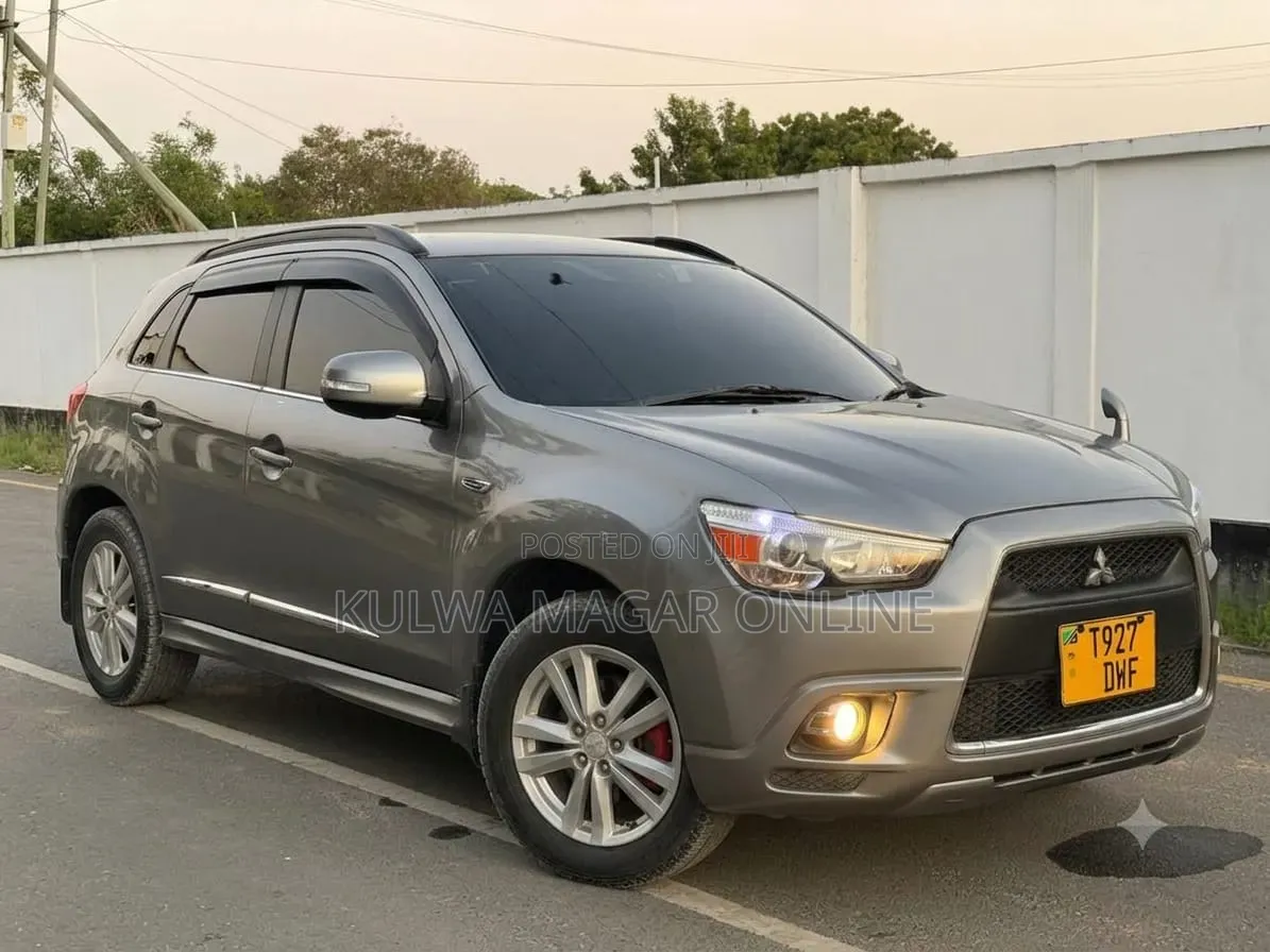 Mitsubishi RVR 2010 Silver