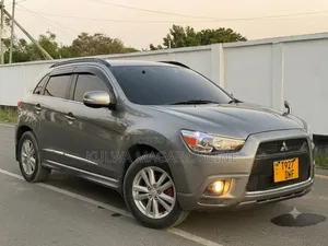 Mitsubishi RVR 2010 Silver