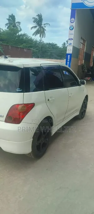 Toyota IST 2007 White