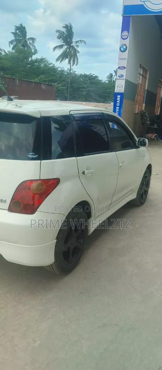 Toyota IST 2007 White